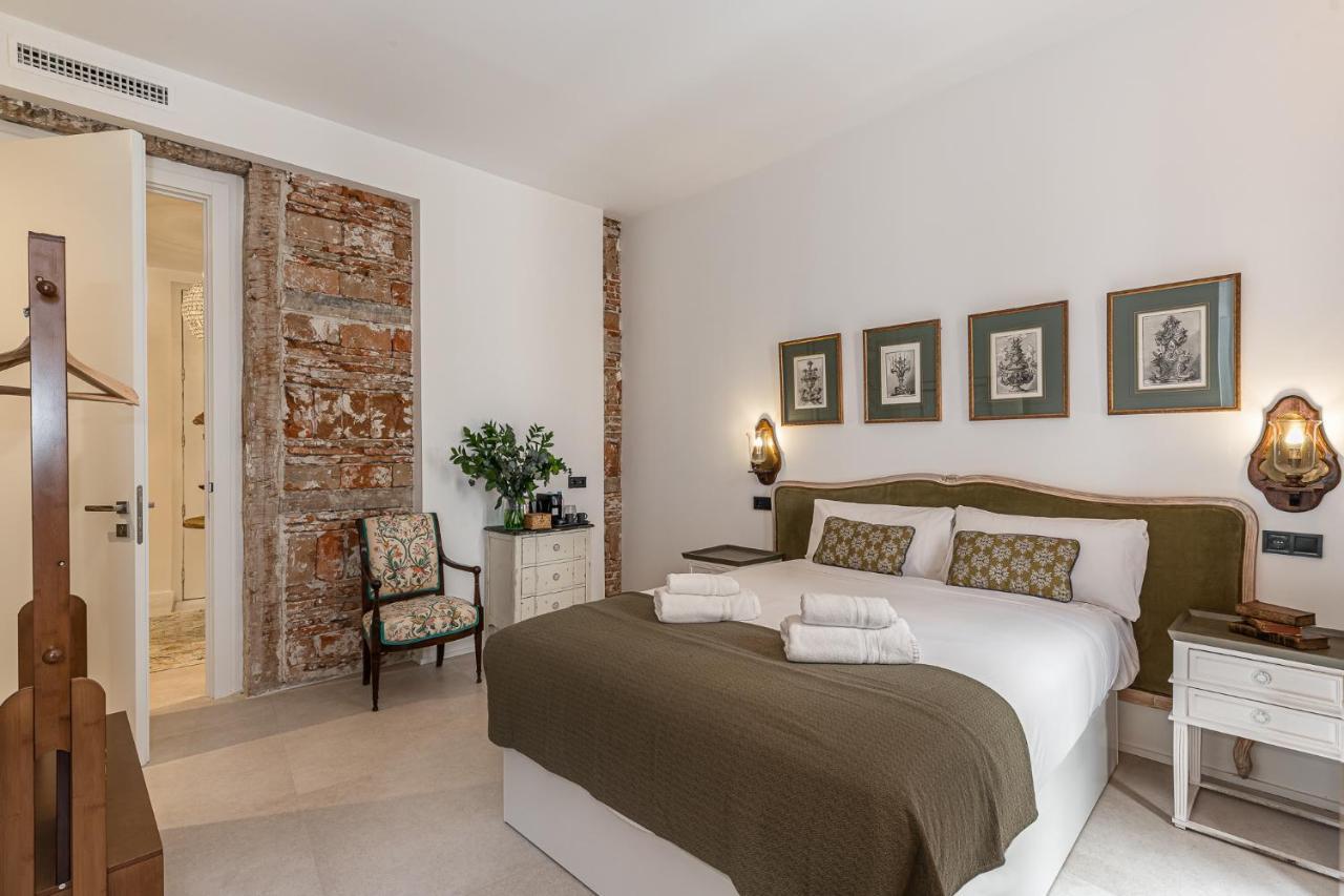 Queens House Chueca Guest house *