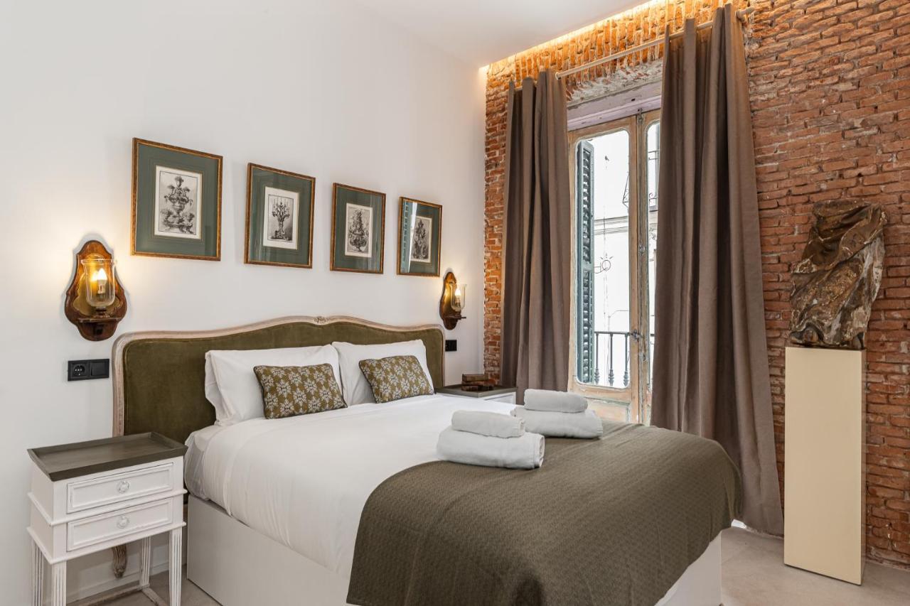 Queens House Chueca Guest house *